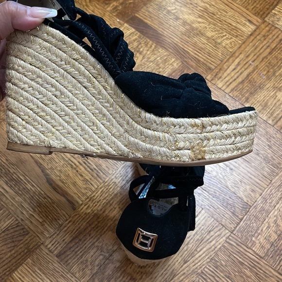 Halston - Picture 11 of 17